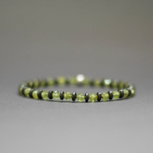 Peridot and grey Hematite Bracelet 4mm facet – Pulse Collection - Aquarius Stones